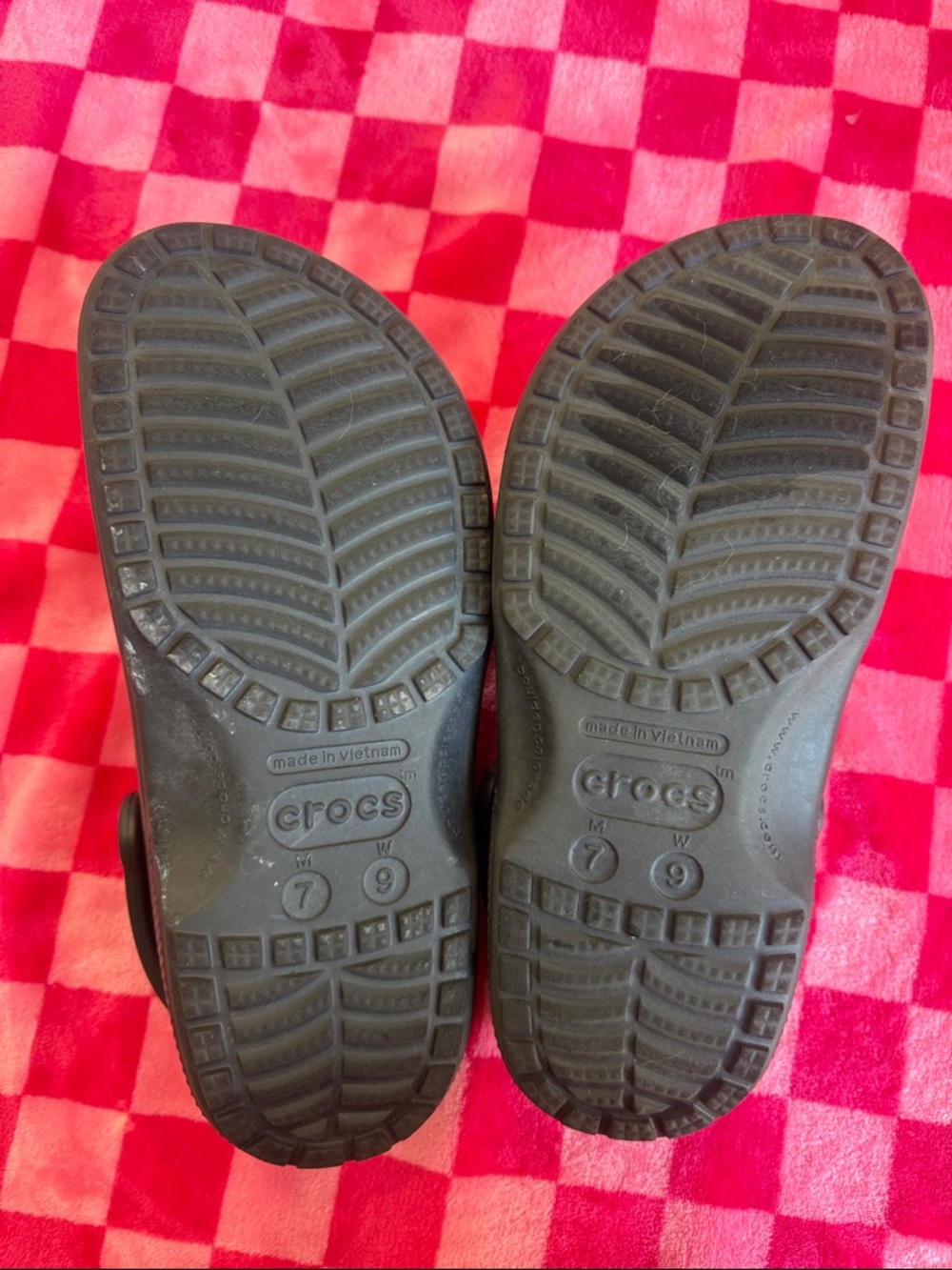 Crocs Classic Black Clogs - Picture 5 of 6